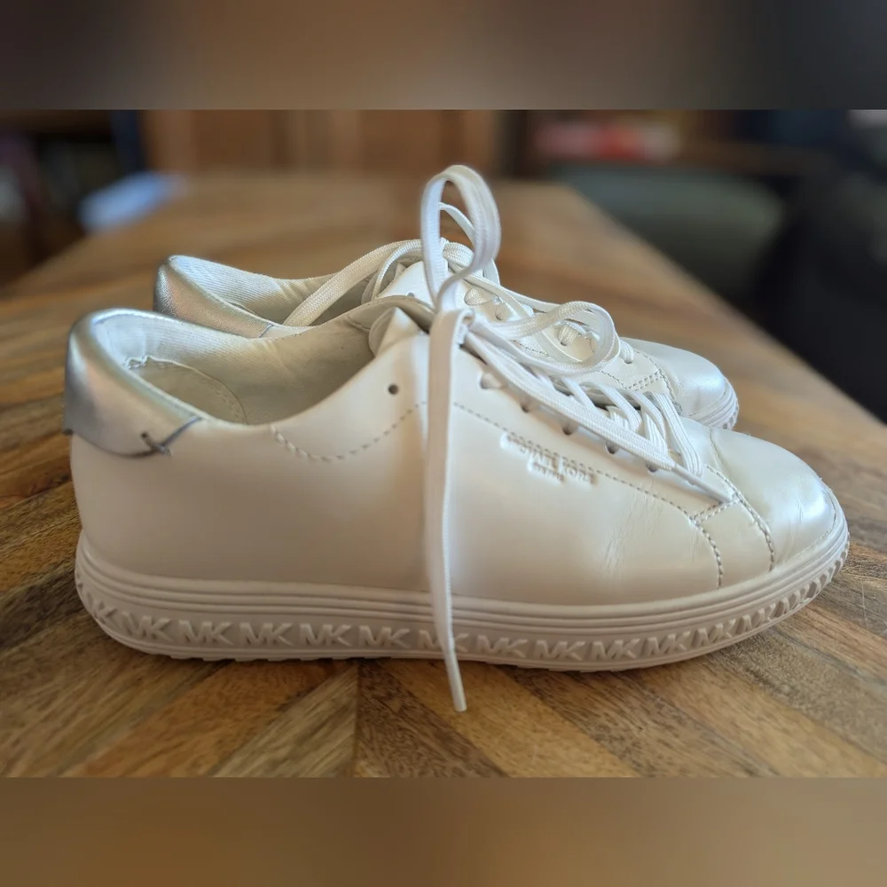 Michael Kors Sneakers Leather EUC Sz 6 White - Picture 12 of 12